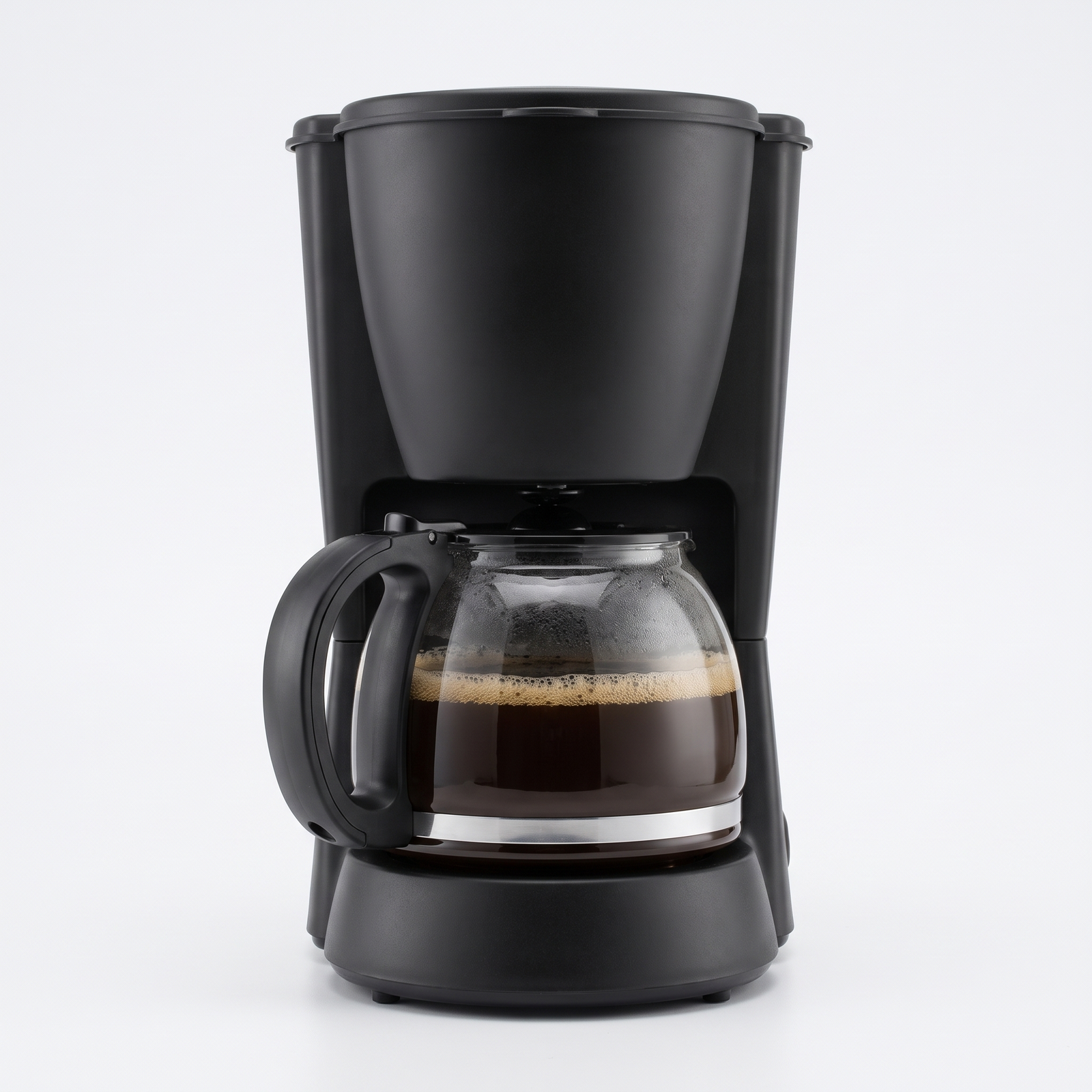 Cafeteira Mondial Dolce Arome Black, toda preta com jarra de vidro